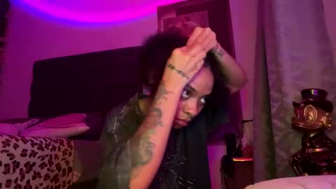 Avril online show from March 13, 2026, 7:04 am