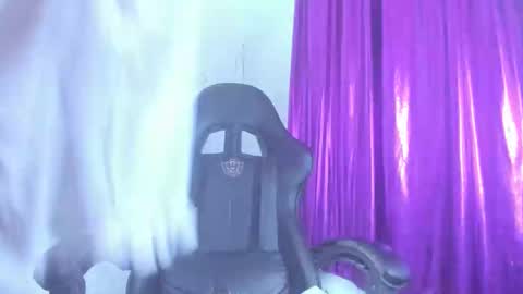 avril_jonson online show from October 7, 2025, 1:36 am