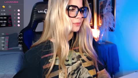 Avrill Morgan online show from December 9, 2024, 4:58 pm