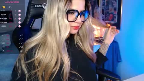 Avrill Morgan online show from February 20, 2025, 10:04 pm