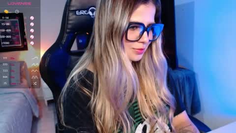 Avrill Morgan online show from October 5, 2025, 8:51 pm