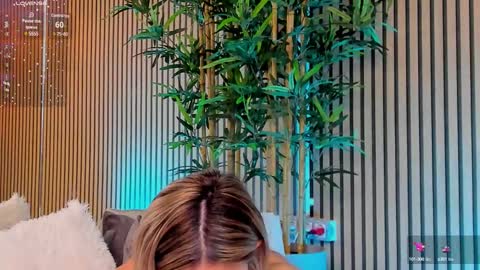 Snapshot of avrillcyrux chatting on February 28, 2025, 10:52 am AVRILL CYRUX online show from February 28, 2025, 10:52 am