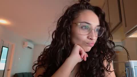 Avaia online show from March 15, 2026, 9:21 pm