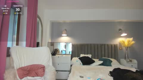 Snapshot of awesome_jolie chatting on October 23, 2025, 6:23 am Jolie online show from October 23, 2025, 6:23 am