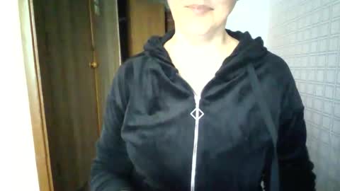 Snapshot of awesomeladyy chatting on May 11, 2026, 8:42 am awesomeladyy online show from May 11, 2026, 8:42 am