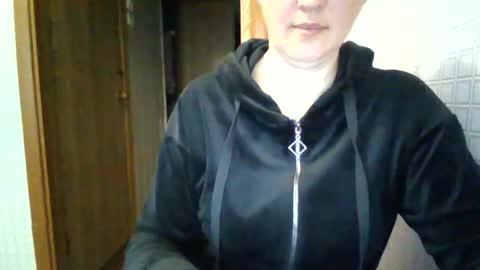 Snapshot of awesomeladyy chatting on May 12, 2026, 9:17 am awesomeladyy online show from May 12, 2026, 9:17 am