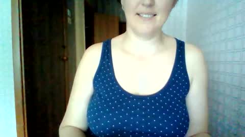 Snapshot of awesomeladyy chatting on June 4, 2026, 12:11 pm awesomeladyy online show from June 4, 2026, 12:11 pm