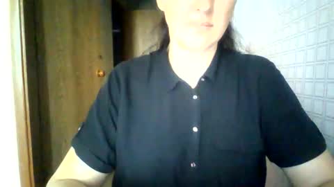 Snapshot of awesomeladyy chatting on June 8, 2026, 7:53 am awesomeladyy online show from June 8, 2026, 7:53 am