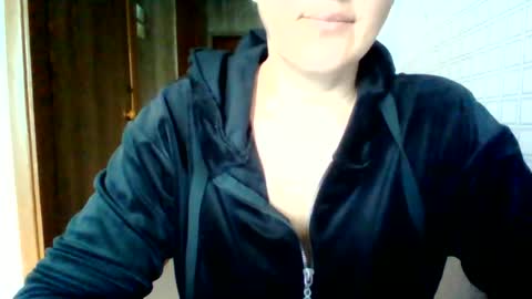 Snapshot of awesomeladyy chatting on June 13, 2026, 7:50 am awesomeladyy online show from June 13, 2026, 7:50 am