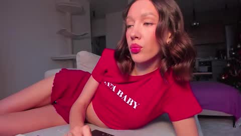 Awgustina online show from December 22, 2025, 8:44 am