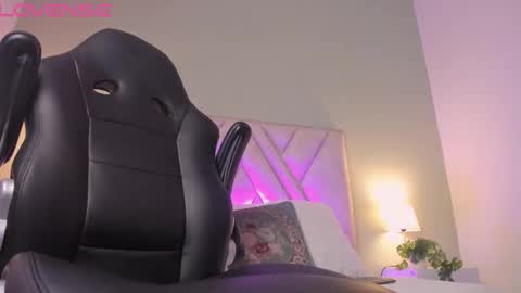 Yooung King  online show from February 27, 2026, 2:55 am