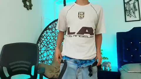 Snapshot of axel_draven chatting on October 16, 2025, 11:11 am axel_draven online show from October 16, 2025, 11:11 am