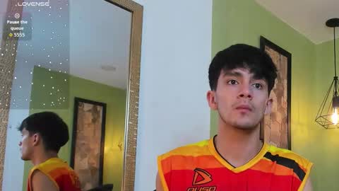 Snapshot of axel_draven chatting on November 20, 2025, 11:32 am axel_draven online show from November 20, 2025, 11:32 am