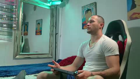 Snapshot of axel_fairchaild chatting on July 31, 2026, 1:32 pm Axel Fairchaild online show from July 31, 2026, 1:32 pm