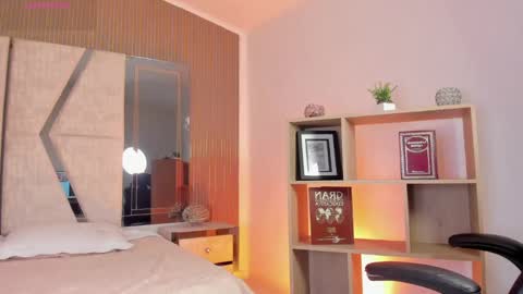 axel_grey_ online show from April 26, 2026, 12:36 pm