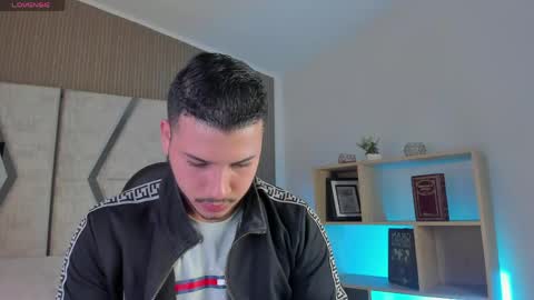 axel_grey_ online show from April 30, 2026, 12:22 pm