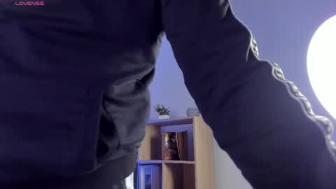 Snapshot of axel_grey_ chatting on May 4, 2026, 12:45 pm axel_grey_ online show from May 4, 2026, 12:45 pm