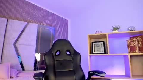 Snapshot of axel_grey_ chatting on June 19, 2026, 12:53 pm axel_grey_ online show from June 19, 2026, 12:53 pm