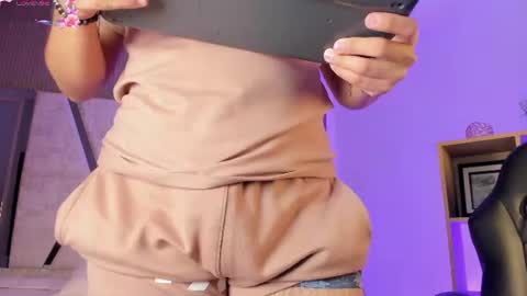 Snapshot of axel_grey_ chatting on July 4, 2026, 12:44 pm axel_grey_ online show from July 4, 2026, 12:44 pm