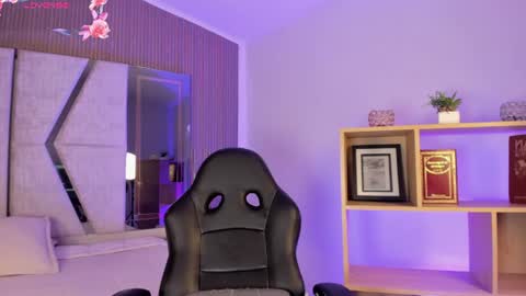 Snapshot of axel_grey_ chatting on July 7, 2026, 1:04 pm axel_grey_ online show from July 7, 2026, 1:04 pm