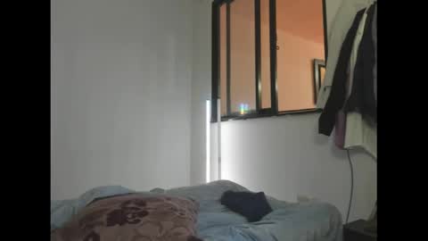 Snapshot of axel_hendrick chatting on May 31, 2026, 2:02 pm axel_hendrick online show from May 31, 2026, 2:02 pm
