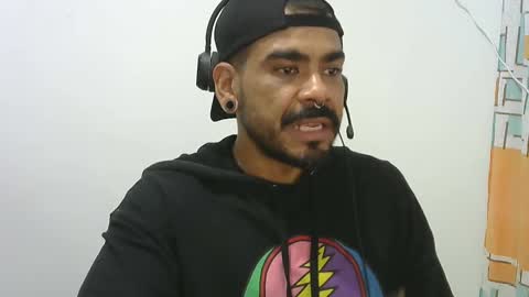 Snapshot of axel_mason chatting on February 9, 2025, 5:40 am Axel online show from February 9, 2025, 5:40 am