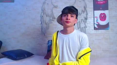 Snapshot of axel_milo_and_kairo chatting on March 15, 2026, 12:27 am axel_milo_and_kairo online show from March 15, 2026, 12:27 am