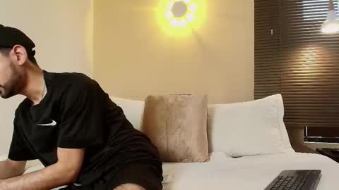 Snapshot of axel_moon_s chatting on October 20, 2025, 6:52 pm Axel Moon online show from October 20, 2025, 6:52 pm