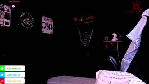 Snapshot of axel_rouse1 chatting on October 2, 2025, 4:36 pm Axel Rouse online show from October 2, 2025, 4:36 pm