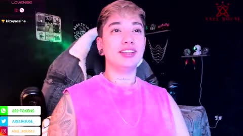 Snapshot of axel_rouse1 chatting on November 19, 2025, 6:52 pm Axel Rouse online show from November 19, 2025, 6:52 pm