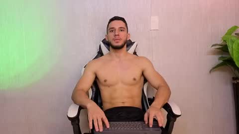 Axel  online show from May 22, 2026, 3:28 pm