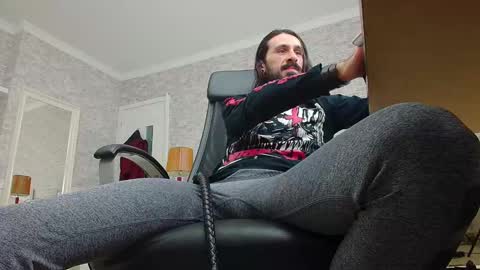 Snapshot of axelcolton chatting on December 23, 2024, 6:22 am AxelColton online show from December 23, 2024, 6:22 am