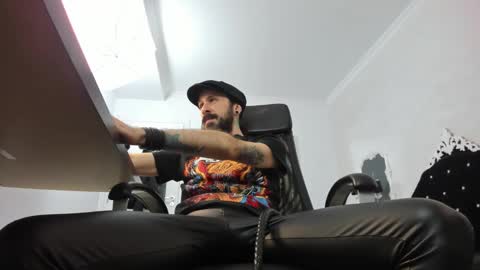 Snapshot of axelcolton chatting on January 3, 2025, 6:44 am AxelColton online show from January 3, 2025, 6:44 am