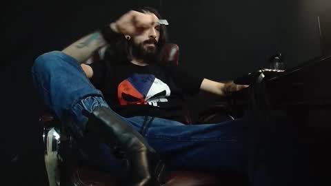 Snapshot of axelcolton chatting on January 12, 2025, 5:45 am AxelColton online show from January 12, 2025, 5:45 am