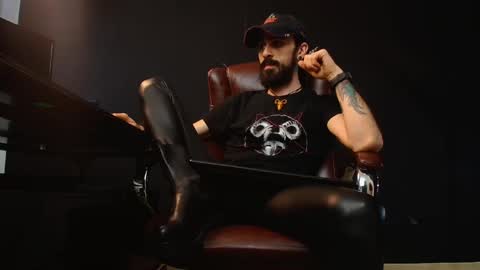 Snapshot of axelcolton chatting on January 15, 2025, 1:20 pm AxelColton online show from January 15, 2025, 1:20 pm