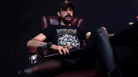 Snapshot of axelcolton chatting on January 20, 2025, 6:31 am AxelColton online show from January 20, 2025, 6:31 am