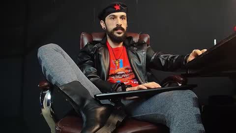 Snapshot of axelcolton chatting on January 21, 2025, 6:54 am AxelColton online show from January 21, 2025, 6:54 am