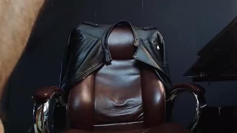 Snapshot of axelcolton chatting on January 21, 2025, 1:00 pm AxelColton online show from January 21, 2025, 1:00 pm