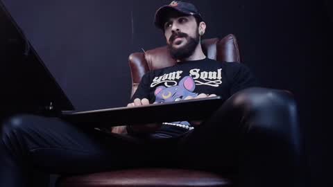 Snapshot of axelcolton chatting on January 28, 2025, 10:34 am AxelColton online show from January 28, 2025, 10:34 am