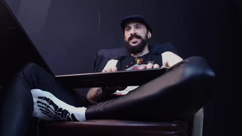 Snapshot of axelcolton chatting on January 29, 2025, 7:04 am AxelColton online show from January 29, 2025, 7:04 am