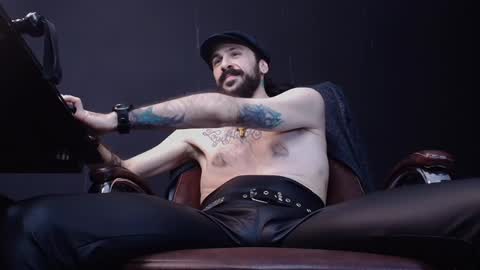 Snapshot of axelcolton chatting on February 1, 2025, 10:15 am AxelColton online show from February 1, 2025, 10:15 am