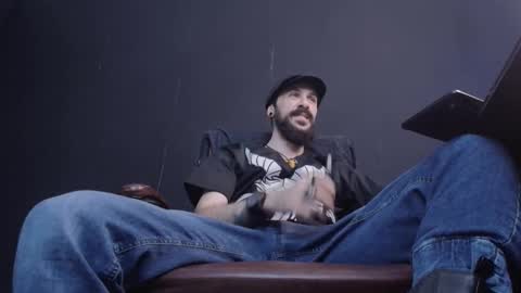 Snapshot of axelcolton chatting on February 5, 2025, 6:35 am AxelColton online show from February 5, 2025, 6:35 am