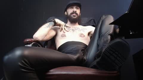 Snapshot of axelcolton chatting on February 19, 2025, 12:33 pm AxelColton online show from February 19, 2025, 12:33 pm
