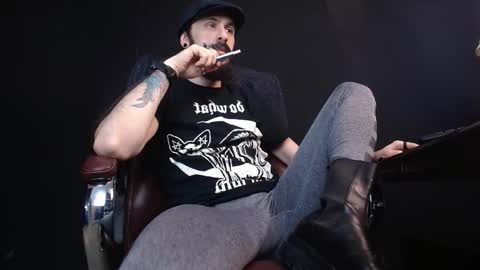 Snapshot of axelcolton chatting on February 25, 2025, 6:03 am AxelColton online show from February 25, 2025, 6:03 am