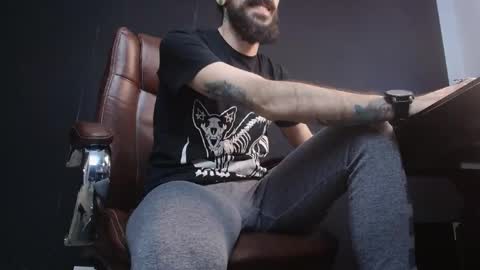 Snapshot of axelcolton chatting on March 2, 2025, 8:27 am AxelColton online show from March 2, 2025, 8:27 am