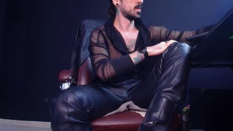 Snapshot of axelcolton chatting on October 21, 2025, 10:27 am AxelColton online show from October 21, 2025, 10:27 am