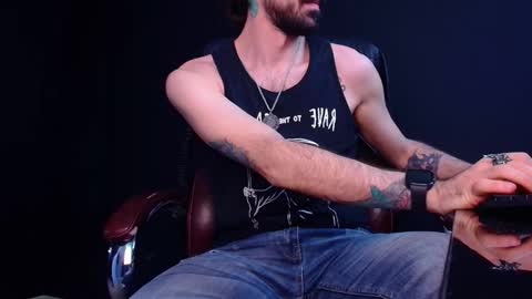 Snapshot of axelcolton chatting on November 1, 2025, 11:23 am AxelColton online show from November 1, 2025, 11:23 am