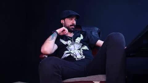 Snapshot of axelcolton chatting on November 13, 2025, 11:42 am AxelColton online show from November 13, 2025, 11:42 am