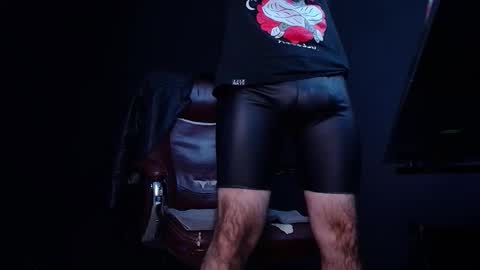 Snapshot of axelcolton chatting on November 15, 2025, 11:29 am AxelColton online show from November 15, 2025, 11:29 am