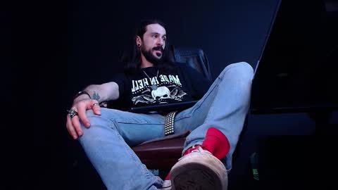 Snapshot of axelcolton chatting on November 16, 2025, 11:05 am AxelColton online show from November 16, 2025, 11:05 am